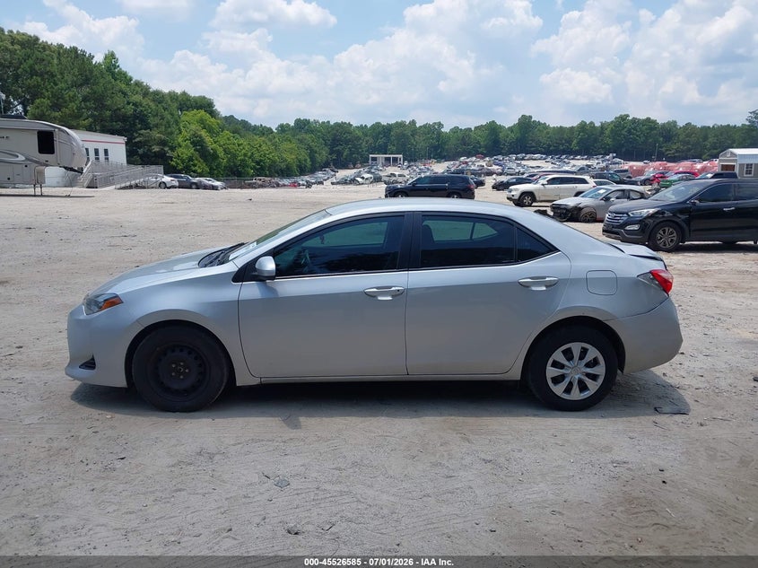 TOYOTA COROLLA - zdjęcie 14