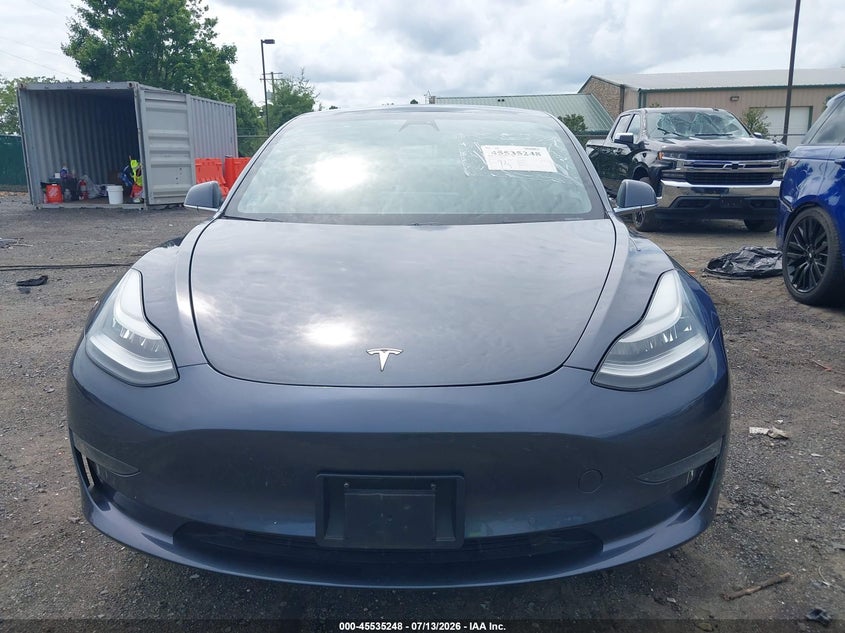 TESLA MODEL 3 - zdjęcie 12