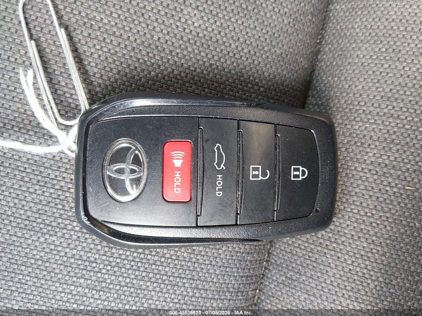 TOYOTA CAMRY - zdjęcie 11