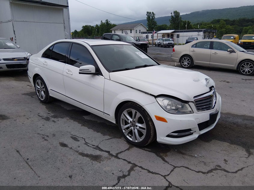 2013 Mercedes-Benz C-Class C 300 Luxury 4matic VIN WDDGF8AB7DR281331