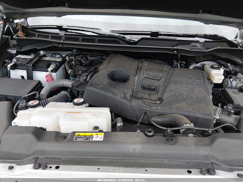TOYOTA TUNDRA - zdjęcie 9