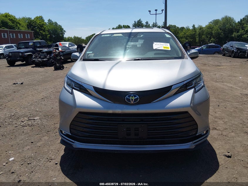 TOYOTA SIENNA - zdjęcie 12