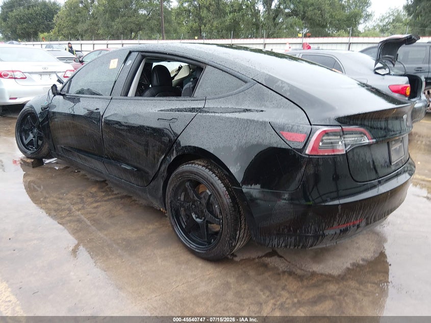 TESLA MODEL 3 - zdjęcie 3