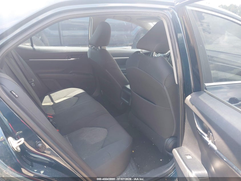 TOYOTA CAMRY - zdjęcie 8
