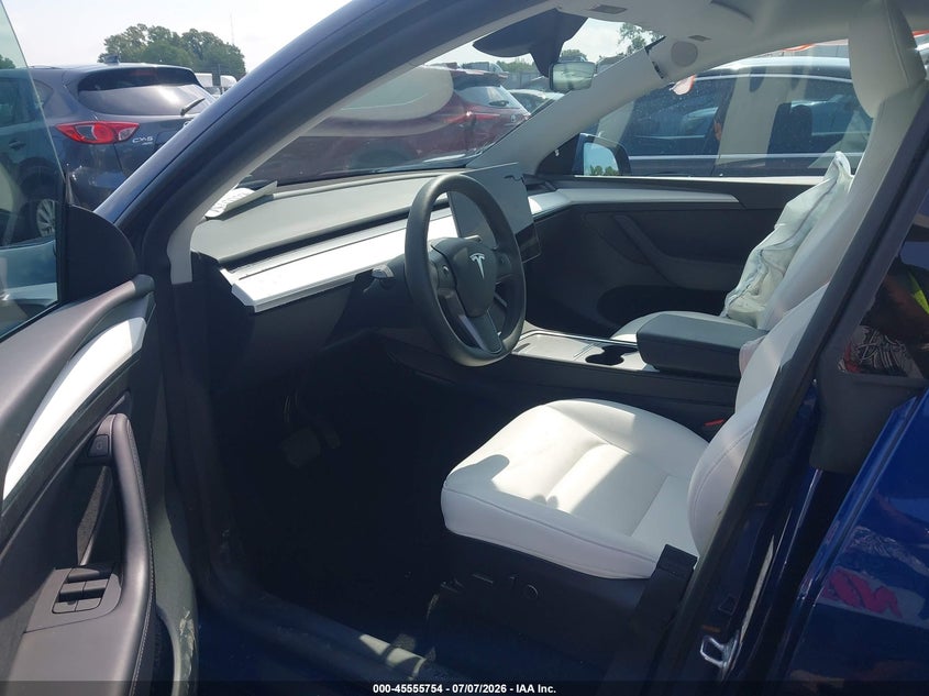 TESLA MODEL Y - zdjęcie 5