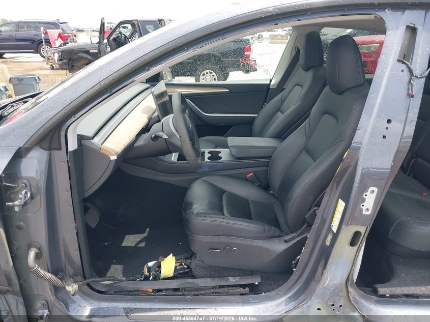 TESLA MODEL Y - zdjęcie 5