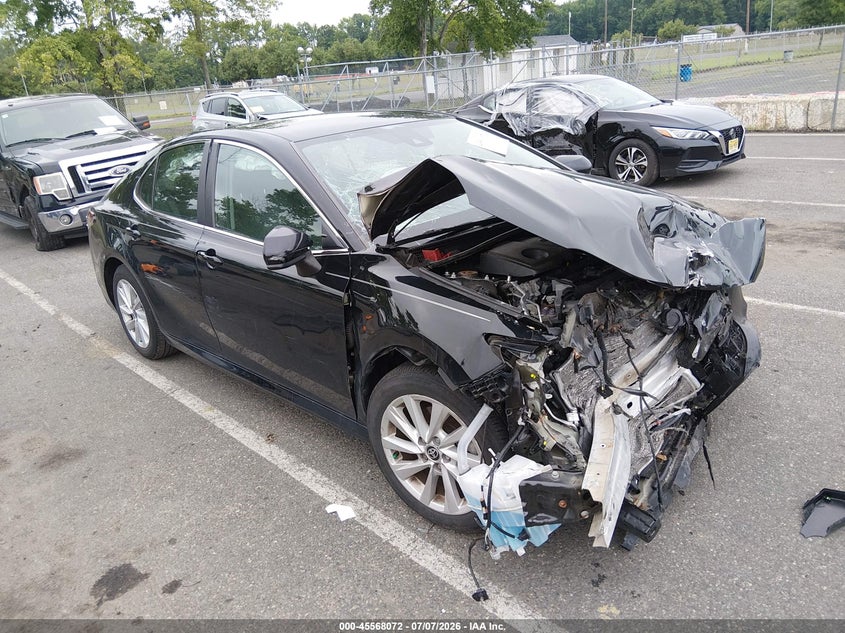 TOYOTA CAMRY - zdjęcie 1