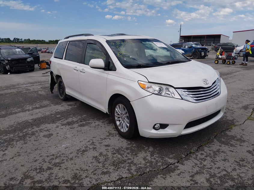 TOYOTA SIENNA - zdjęcie 1