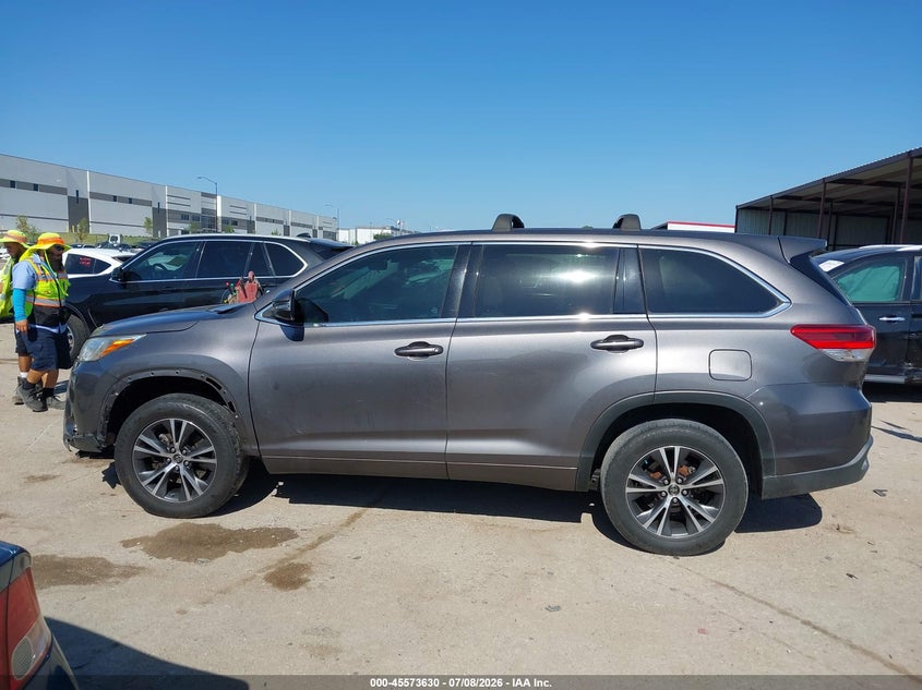 TOYOTA HIGHLANDER - zdjęcie 14