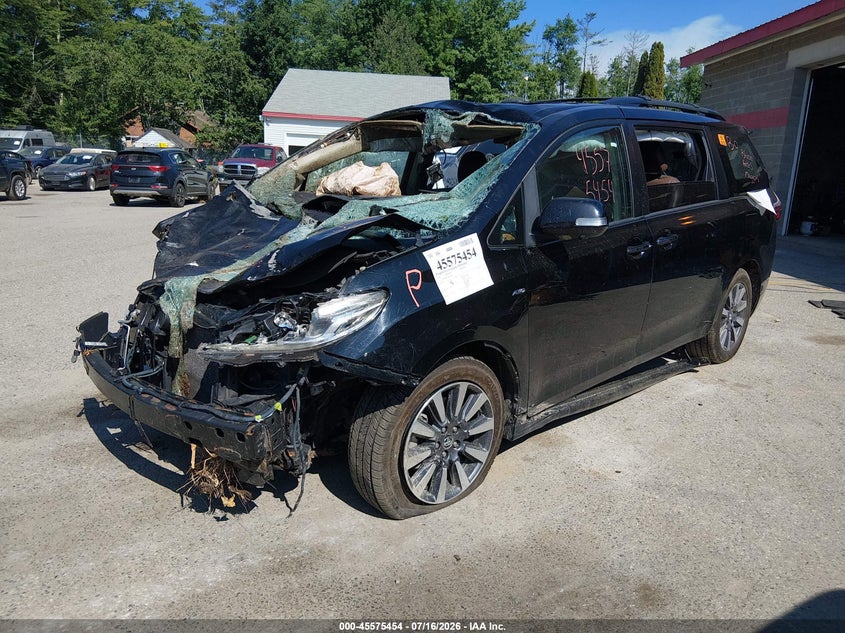TOYOTA SIENNA - zdjęcie 2