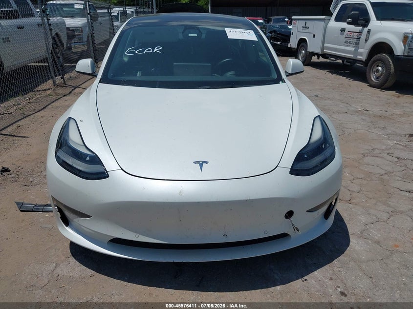 TESLA MODEL 3 - zdjęcie 10