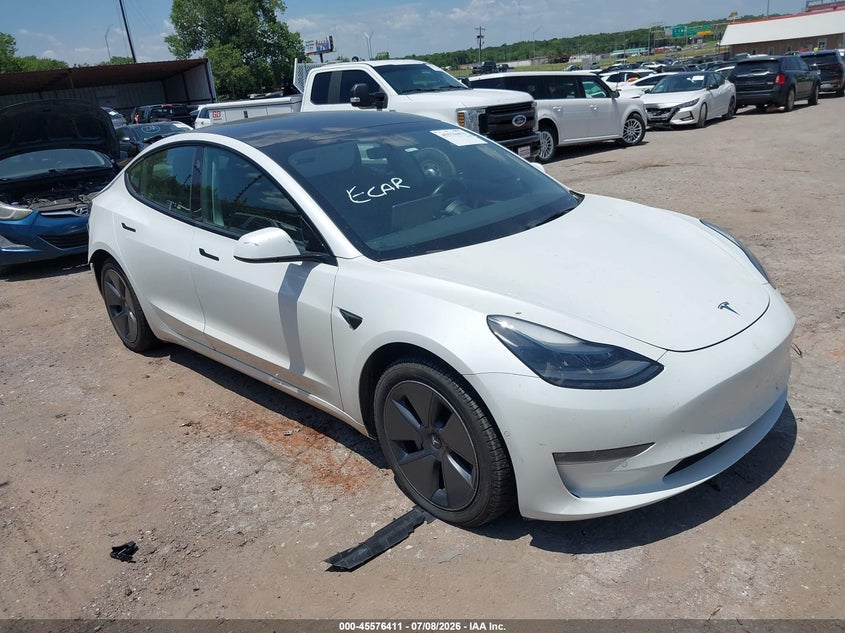TESLA MODEL 3 - zdjęcie 11