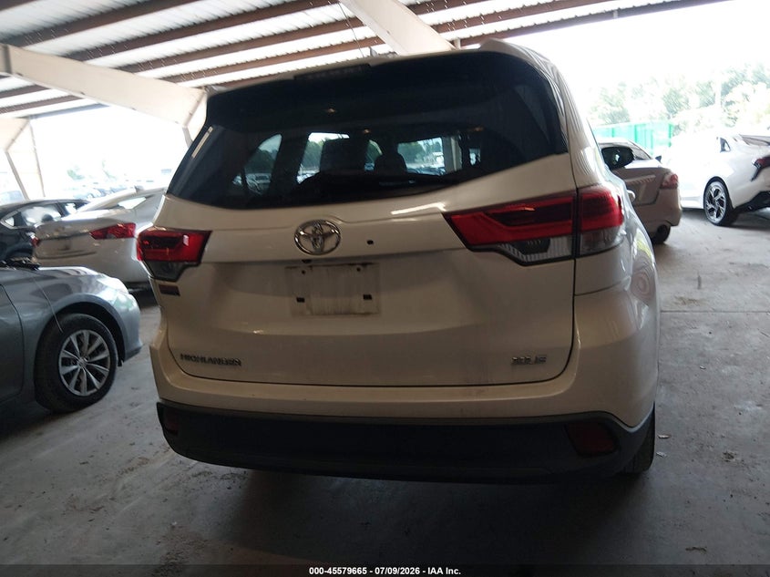TOYOTA HIGHLANDER - zdjęcie 17