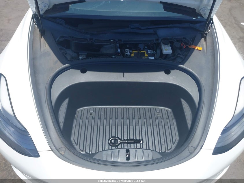 TESLA MODEL 3 - zdjęcie 10