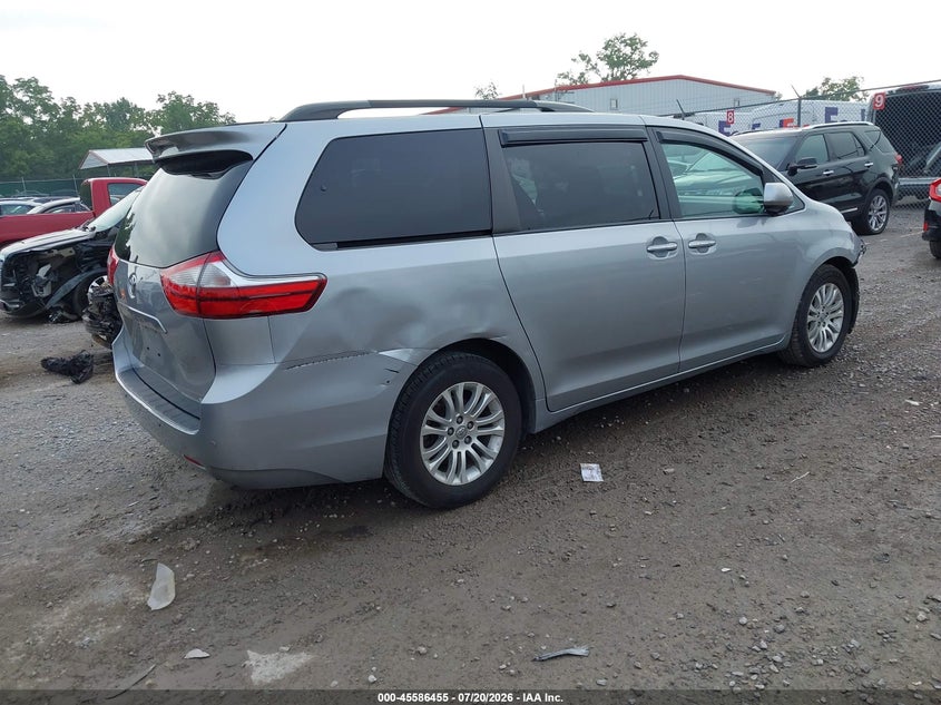 TOYOTA SIENNA - zdjęcie 4