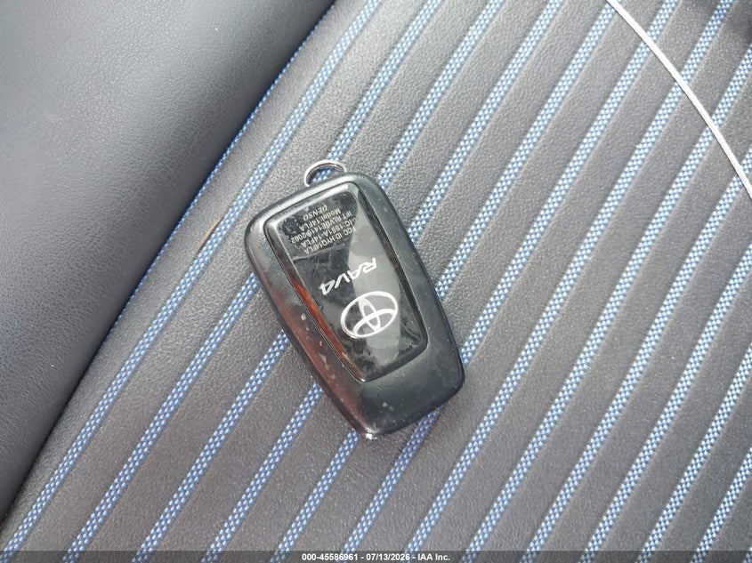 TOYOTA RAV4 HYBRID - zdjęcie 11