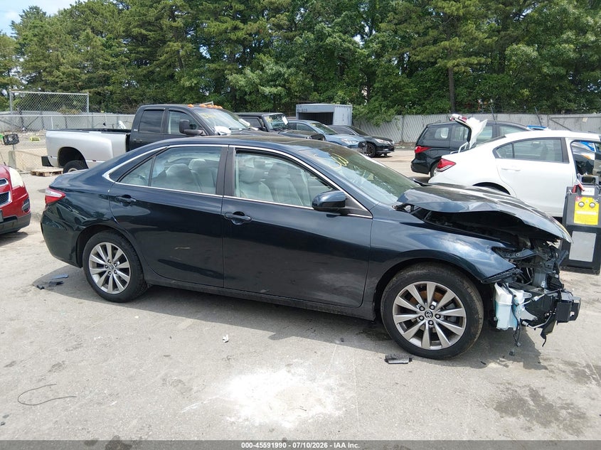 TOYOTA CAMRY - zdjęcie 13