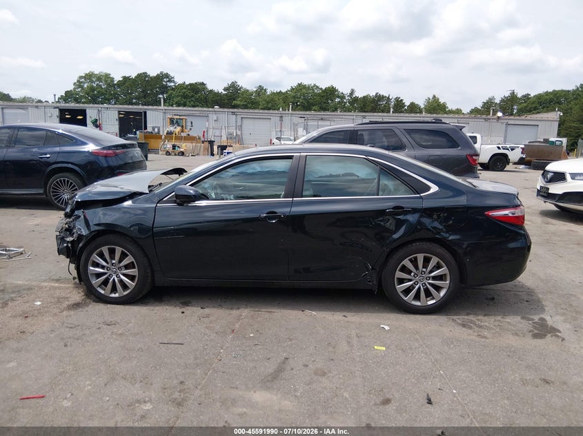 TOYOTA CAMRY - zdjęcie 14