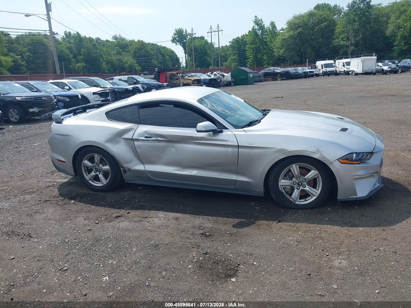 FORD MUSTANG - zdjęcie 13