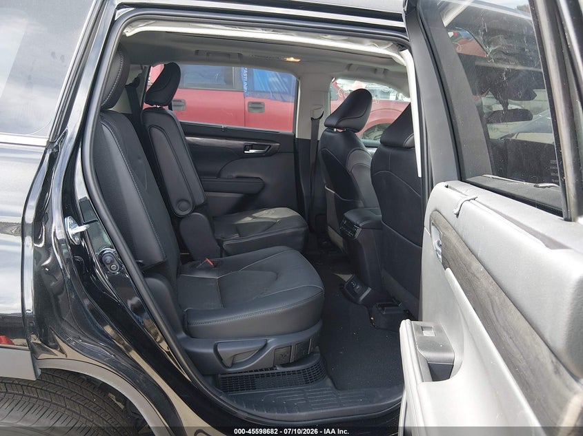 TOYOTA HIGHLANDER - zdjęcie 8
