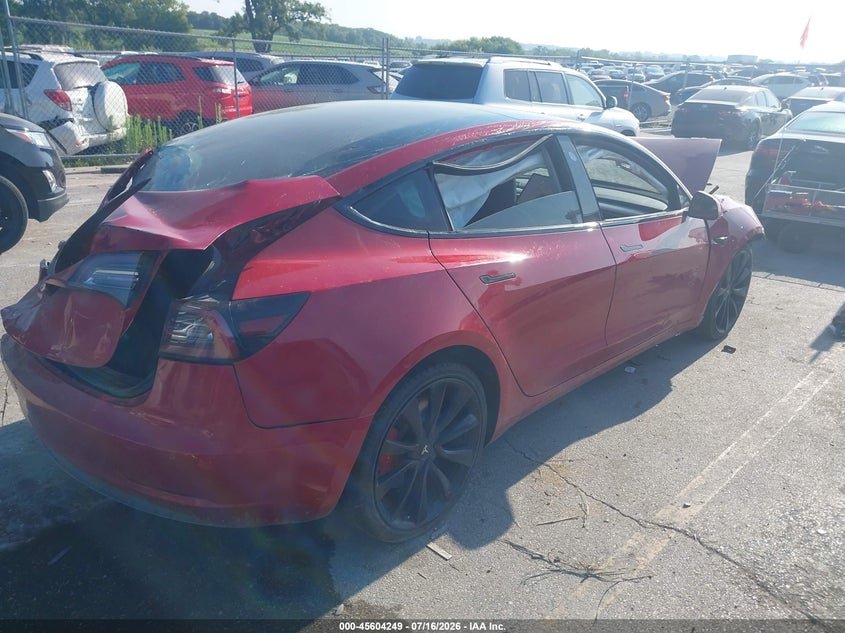 TESLA MODEL 3 - zdjęcie 4