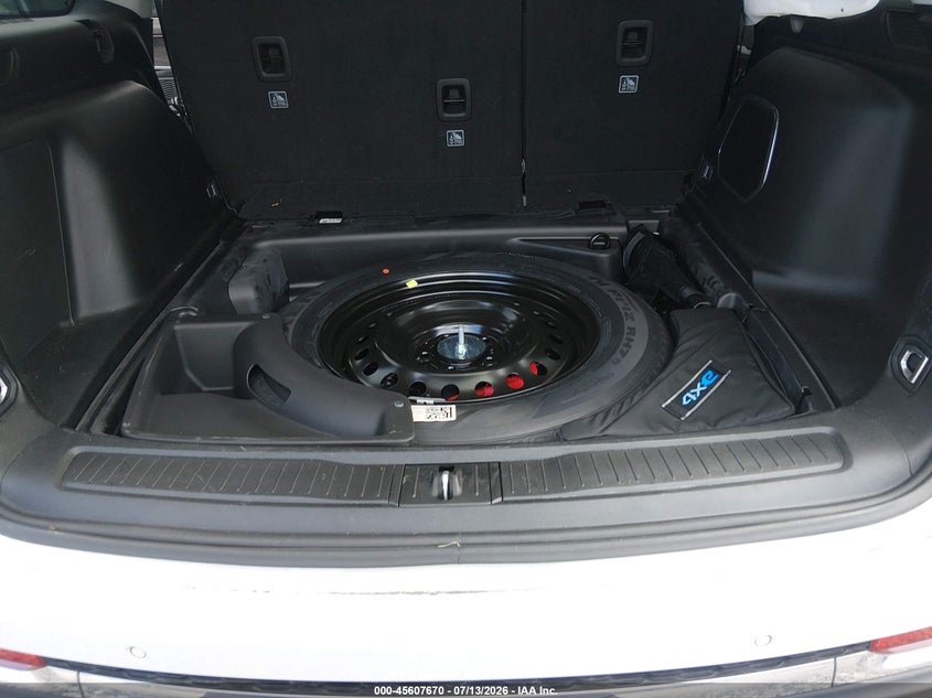 JEEP GRAND CHEROKEE 4XE - zdjęcie 12