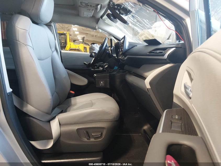 TOYOTA SIENNA - zdjęcie 5