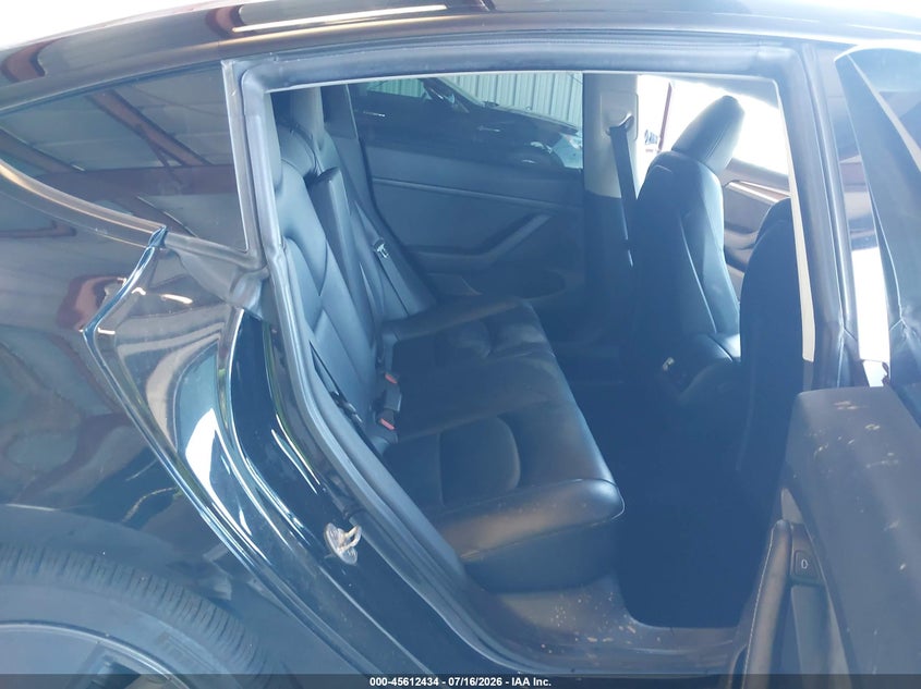 TESLA MODEL 3 - zdjęcie 8