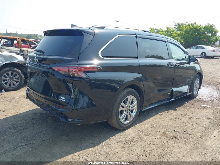 TOYOTA SIENNA - zdjęcie 4