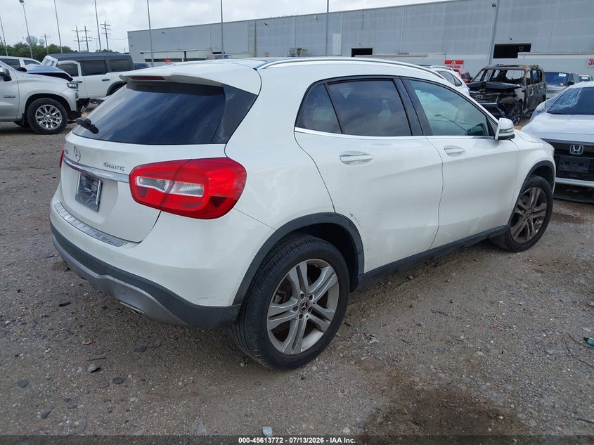 MERCEDES-BENZ GLA 250 - zdjęcie 4
