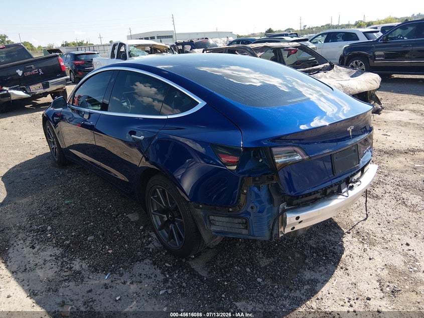 TESLA MODEL 3 - zdjęcie 3