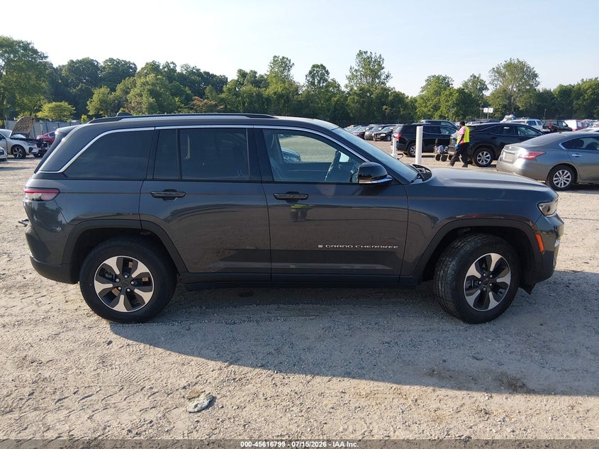 JEEP GRAND CHEROKEE 4XE - zdjęcie 13
