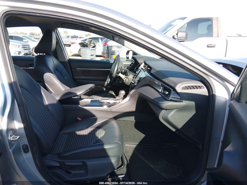 TOYOTA CAMRY - zdjęcie 5