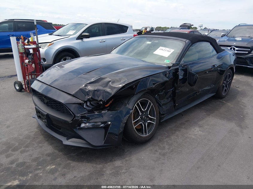 FORD MUSTANG - zdjęcie 2