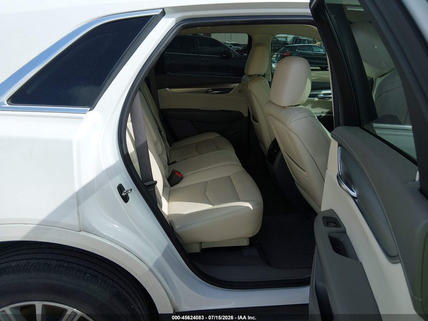 CADILLAC XT5 - zdjęcie 8