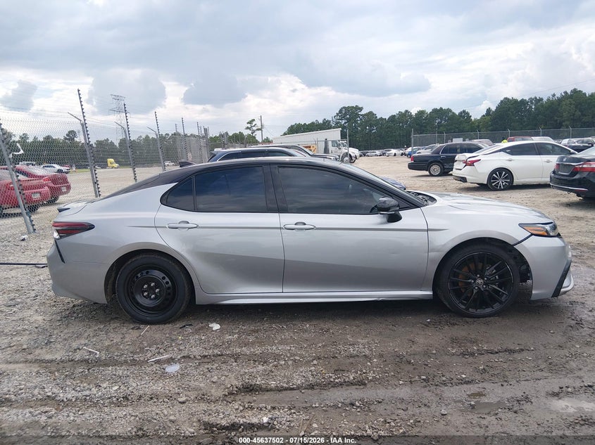 TOYOTA CAMRY - zdjęcie 14