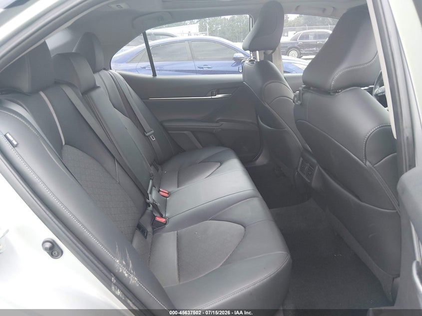 TOYOTA CAMRY - zdjęcie 8