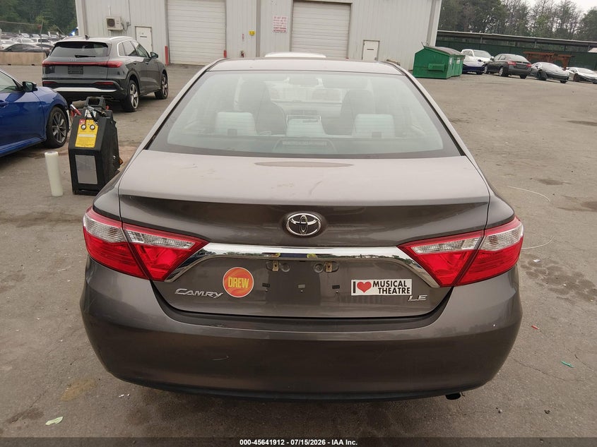 TOYOTA CAMRY - zdjęcie 16