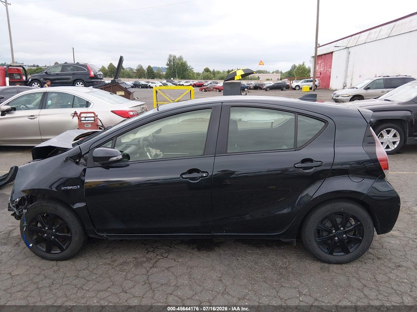 TOYOTA PRIUS C - zdjęcie 14