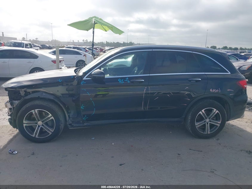 MERCEDES-BENZ GLC 300 - zdjęcie 15