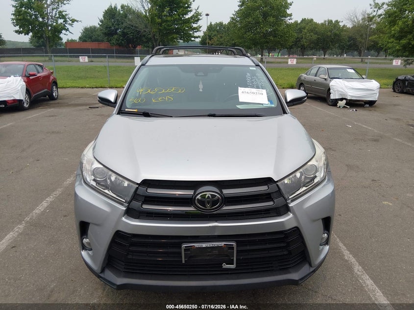 TOYOTA HIGHLANDER - zdjęcie 12