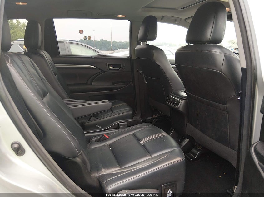 TOYOTA HIGHLANDER - zdjęcie 8