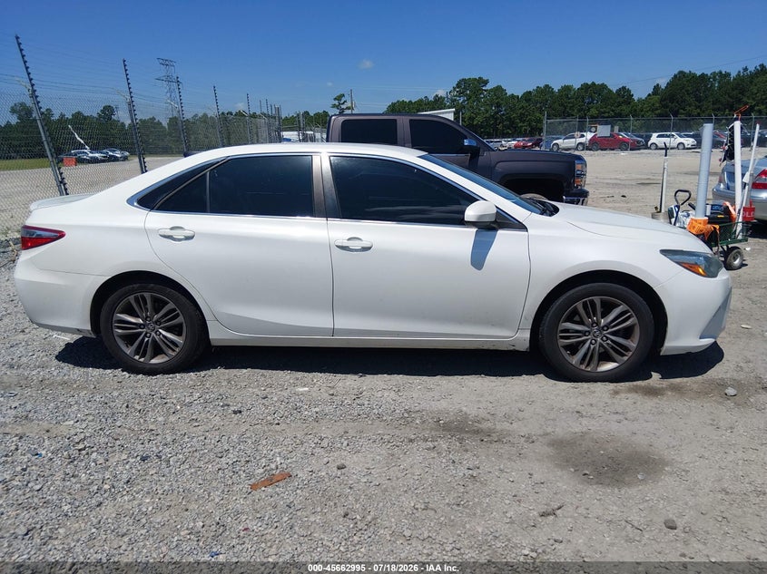 TOYOTA CAMRY - zdjęcie 14