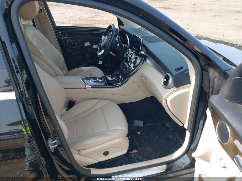 MERCEDES-BENZ GLC 300 - zdjęcie 5