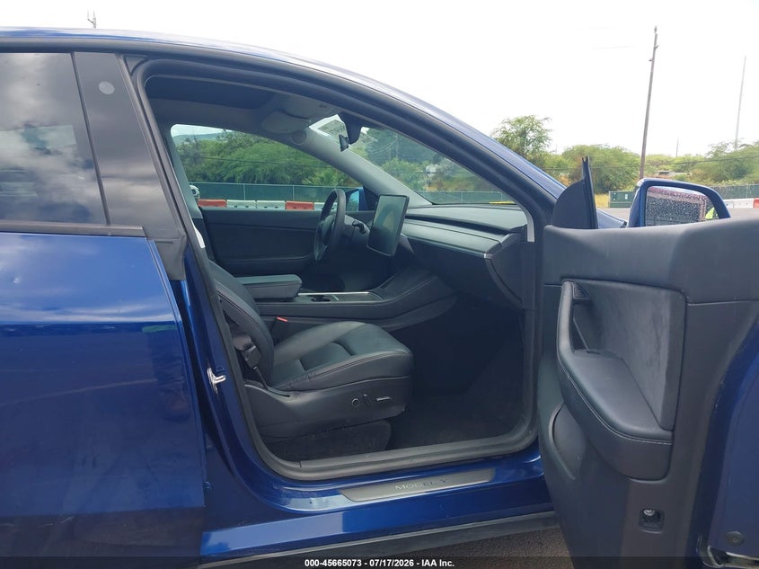 TESLA MODEL Y - zdjęcie 5