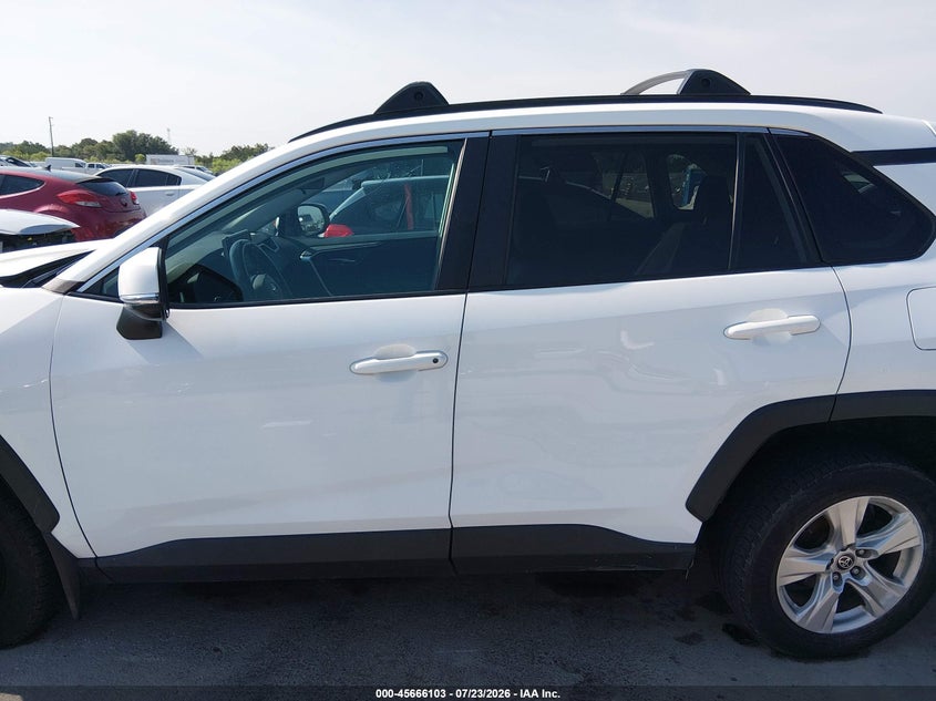 TOYOTA RAV4 - zdjęcie 15