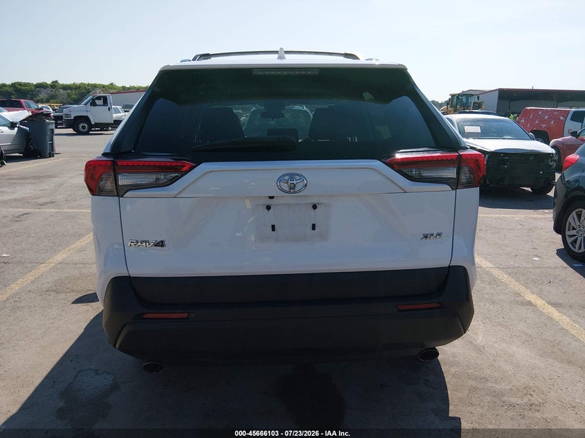 TOYOTA RAV4 - zdjęcie 17