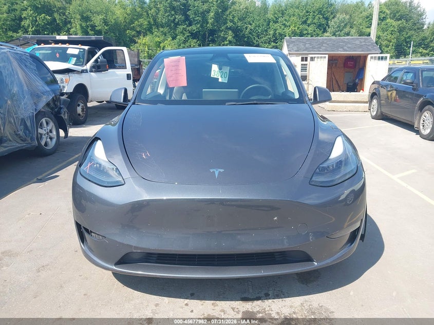 TESLA MODEL Y - zdjęcie 12