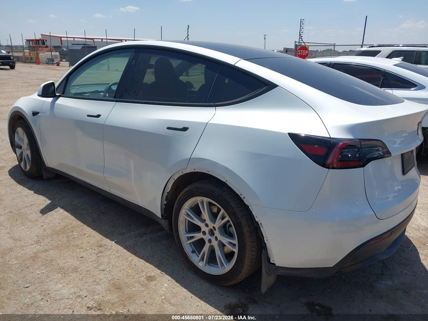 TESLA MODEL Y - zdjęcie 3