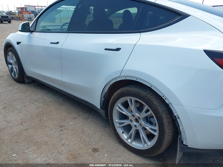 TESLA MODEL Y - zdjęcie 6